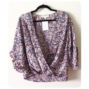 * Love Stitch Floral Faux Wrap Top sz S